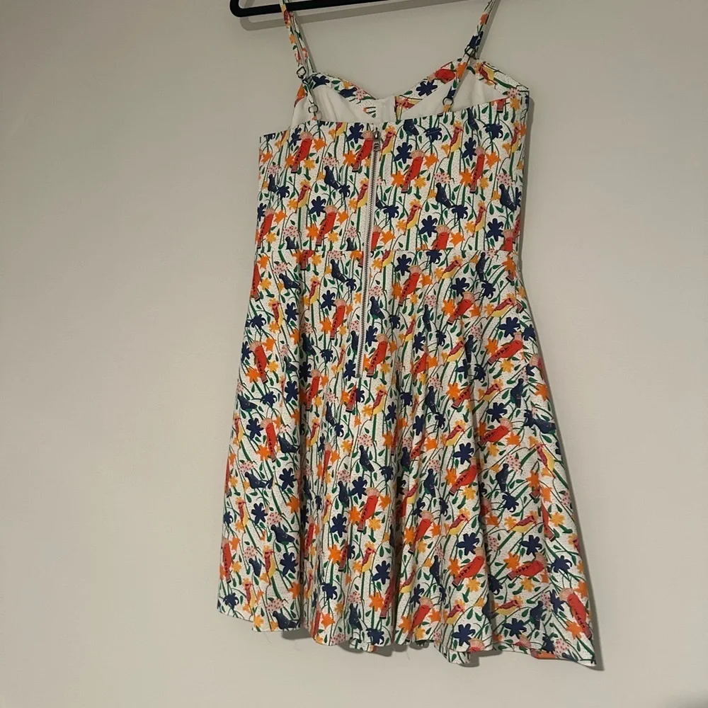Alice + Olivia 4 Nella Sun Dress Fit Flare Bird Parrot Print Mini Button NWOT - Picture 3 of 7